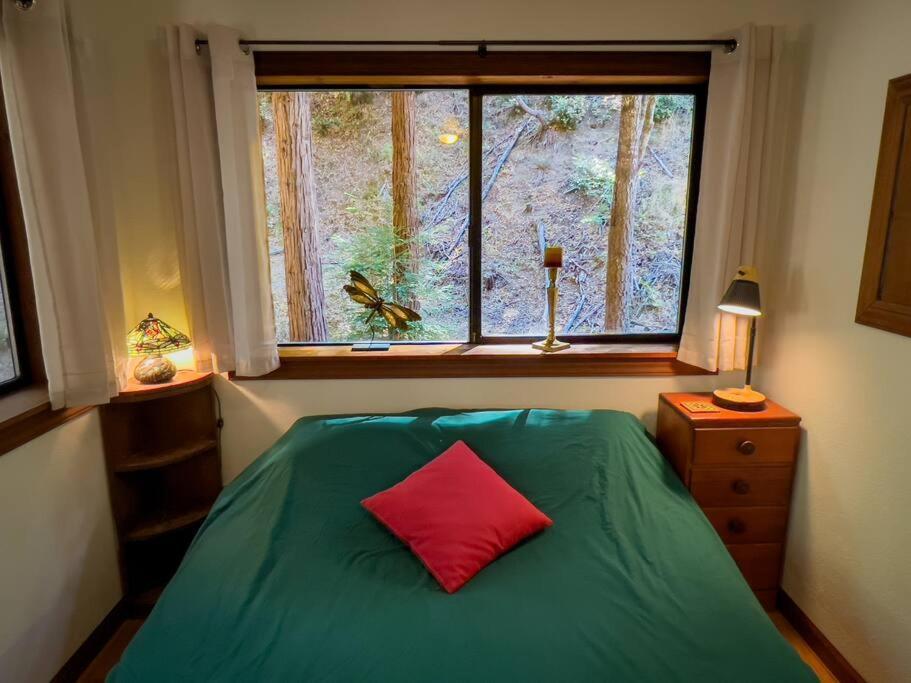 Little House In The Redwoods With A Hot Tub! Apartment Garberville Exterior photo